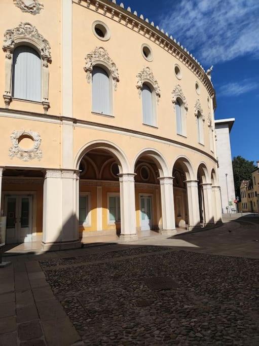 -Free Parking & Wifi- 10 Minuti Dal Centro Appartement Padua Buitenkant foto